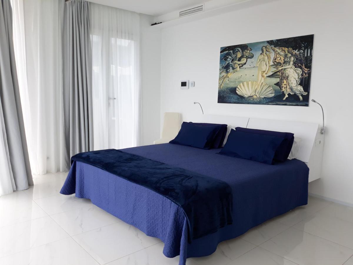 Villa Luxury Paradise ซาโลเบรญา ภายนอก รูปภาพ
